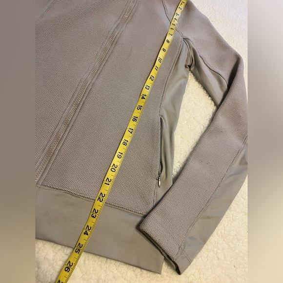 Under Armour Gray Hoodie Full Zip Jacket Sweater Women's Small - Picture 5 of 6